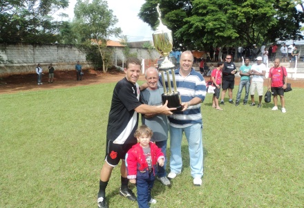Batata (Vila Mariana), a filha, Silvinho homenageado e Tupô recebe o caneco de vice campeão