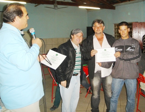 <a href="home/noticia/10829">Instituído o Troféu Boletim Esportivo- Honraria será entregue aos vencedores de etapas mensais e personalidades escolhidas no final do ano</a>