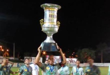Canarinho e Palmeirinha são os finalistas da Copa Estrela Master