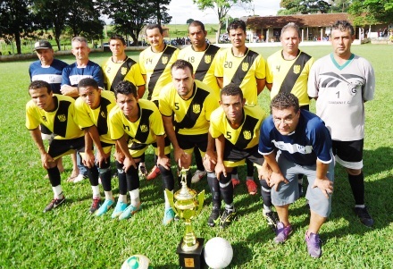 <a href="home/noticia/11178">Concurso de Clubes Aspirantes do Boletim Esportivo 2013 - Com 38 pontos, Vila Gomes e Prefeitura (I) lideram</a>