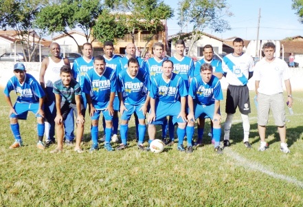 <a href="home/noticia/11300">Campeonato Veterano de Mococa 2013- Mocoquinha goleia o Área de Lazer e Cohab e Figueirense empatam</a>