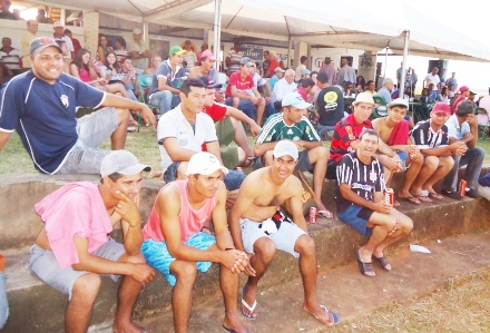 <a href="home/noticia/11366">Festivais do Boletim Esportivo: Vejam todas as fotos dos Festivais disputados em 2008, 2009, 2010, 2011, 2012 e 2013 e as fotos das entregas para as entidades assistenciais</a>