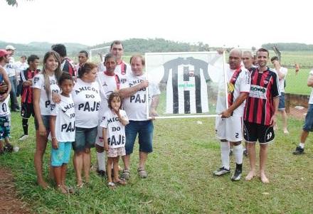 <a href="home/noticia/11056">Leiam  clicando sobre os links, matérias publicadas neste site sobre o falecimento de celebridades do esporte riopardense de 2011 para cá.</a>