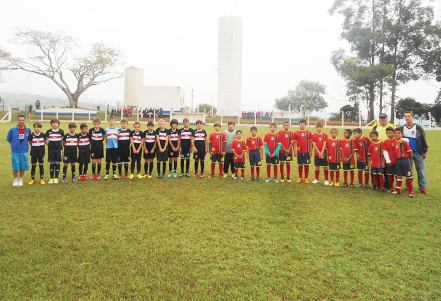 <a href="home/noticia/11462">Amistoso Festivo: Escolinha da AAR se apresenta em Barrânia </a>